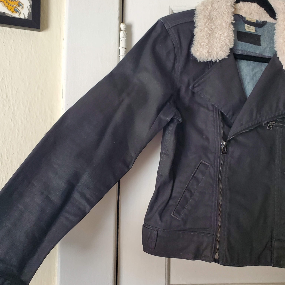 Levi's Dark Gray Jean Moto Jacket with Cream Fleece Collar - Picture 5 of 8